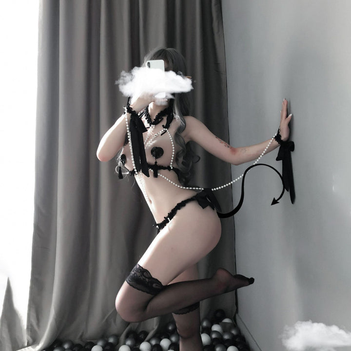 Sexy Exposed-Bust Seductive Pearl Chain Bondage Crotchless No-Removal Three-Point Lingerie Set
